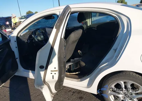 2018 Toyota Yaris Ia из США, поврежденный, VIN 3MYDLBYV3JY330020